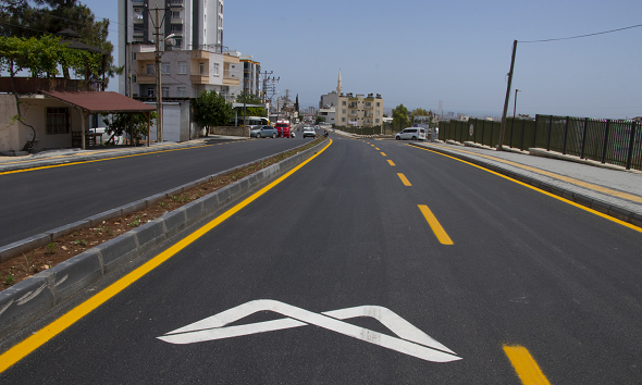 Gözne Caddesi’nde Yollar Yenilendi, Kaldırım Düzenlemesi Yapıldı